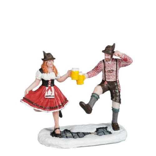 Luville Schneewald Toasting man and woman